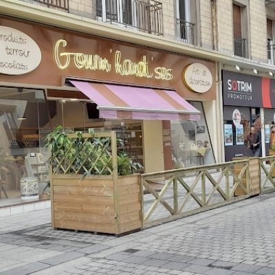 Une nouvelle terrasse chez Gourm'handi'ses - une actualité de l'Entreprise Adaptée Guynemer à Colombelles Une nouvelle terrasse chez Gourm'handi'ses
