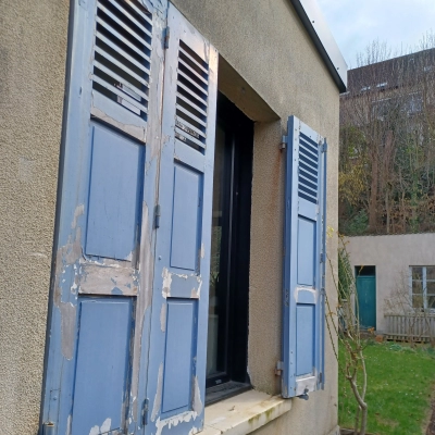 Restauration de volets en bois - avant